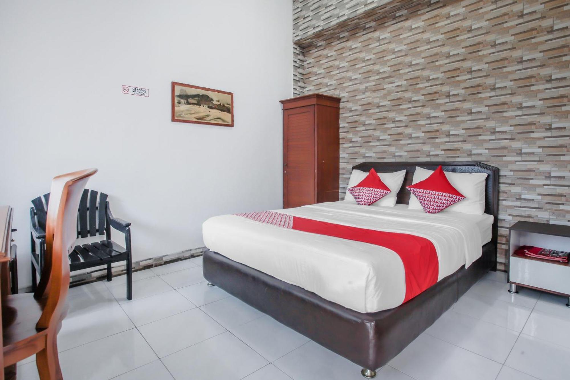 Oyo Life 90091 Wisma Pakuan Syariah Богор Екстер'єр фото
