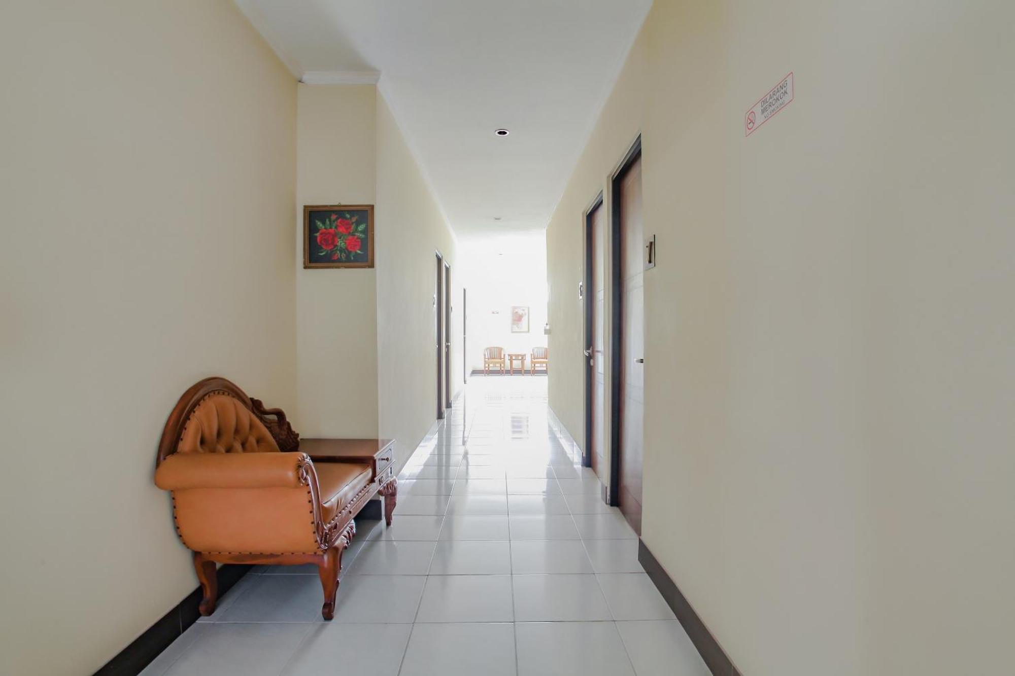 Oyo Life 90091 Wisma Pakuan Syariah Богор Екстер'єр фото